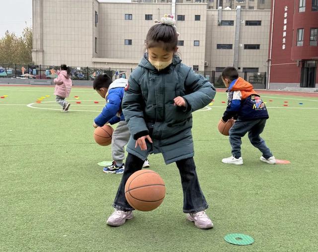 818www威尼斯登录西安市浐灞十六小：体育与多学科碰撞一场别开生面的体育跨学科融合展示课(图5)
