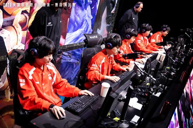 顶尖选手云集曲江电竞中心热血再燃818www威尼斯(图1)